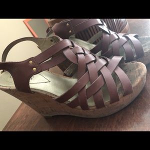 Authentic Guess wedges